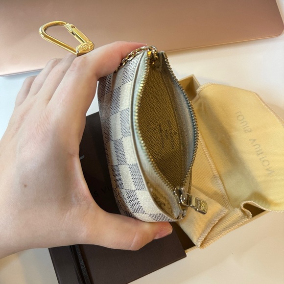 100% Authentic Louis Vuitton Key Pouch Damier - Picture 2 of 5